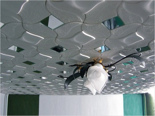 Как клеить потолочную плитку правильно, чтобы потолок в итоге выглядел эстетично