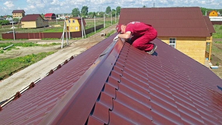 Как правильно выполнить конек крыши?